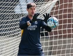 Real Madrid goalkeeping coach Luis Lopis: "I would prefer Thibaut Courtois in the Champions League final"