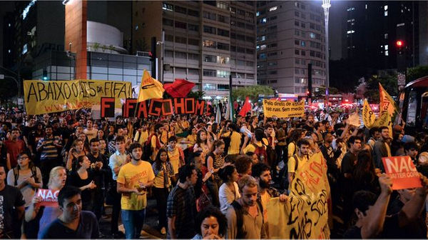 В Бразилии прошли массовые протесты против ЧМ-2014
